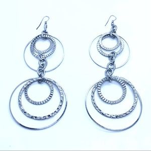 Large Silver Interlocked Circular Earrings 🔥 3 for $20